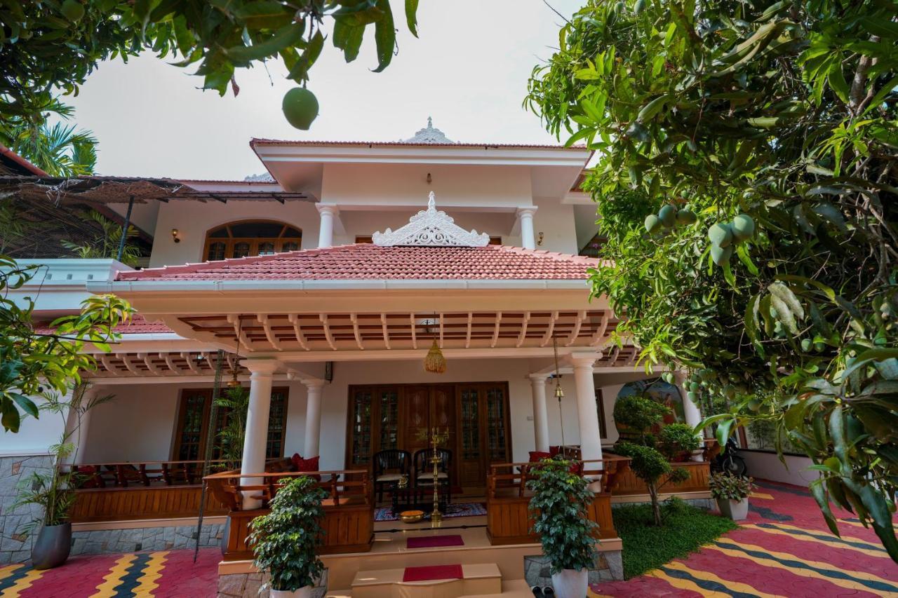 Parudeesa - Heavenly- Luxurious Palace Look-Near Cbd - Kerala - India With Breakfast Kāladi 外观 照片