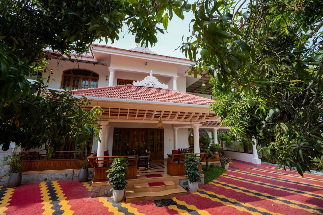 Parudeesa - Heavenly- Luxurious Palace Look-Near Cbd - Kerala - India With Breakfast Kāladi 外观 照片