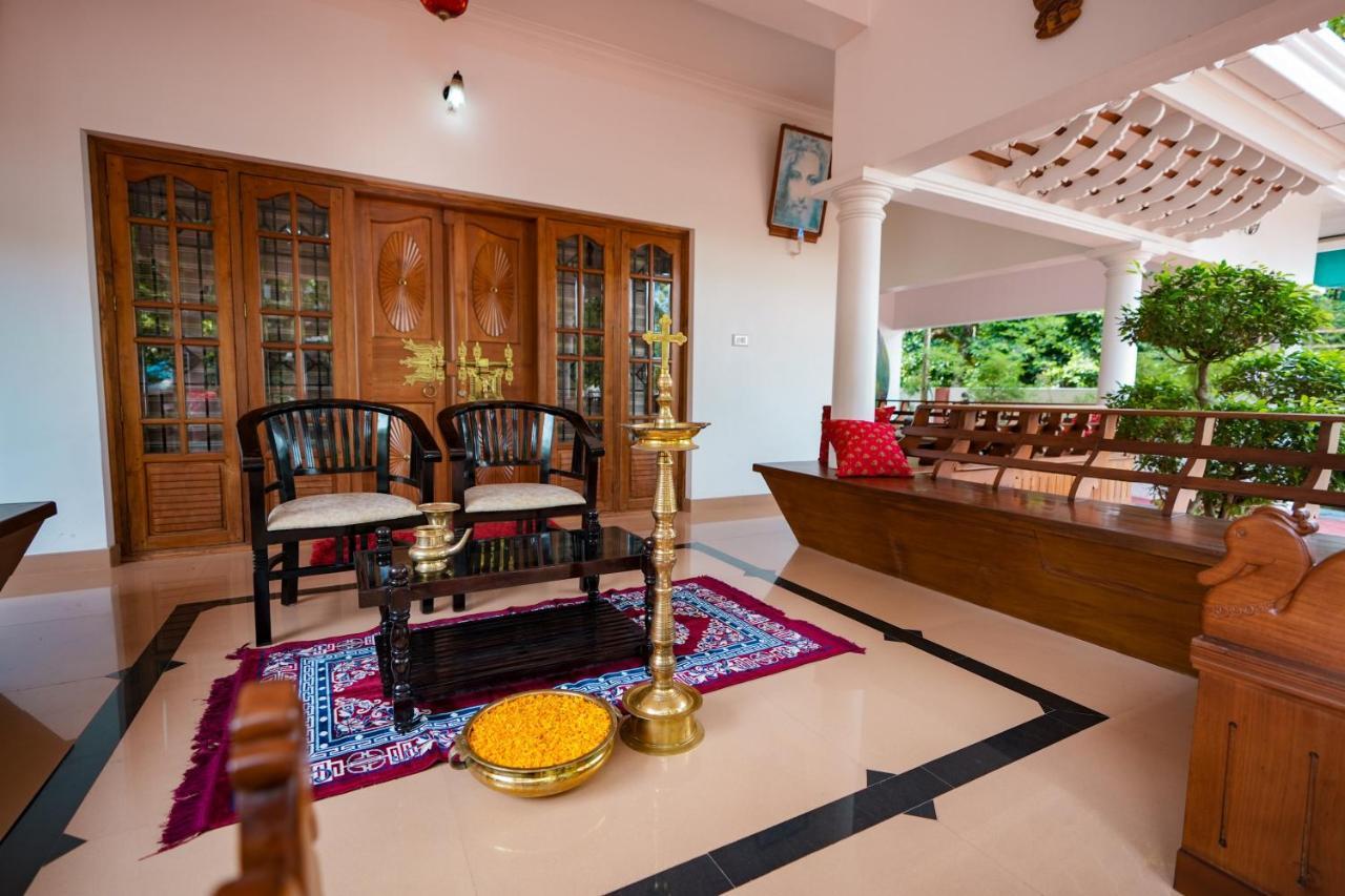 Parudeesa - Heavenly- Luxurious Palace Look-Near Cbd - Kerala - India With Breakfast Kāladi 外观 照片