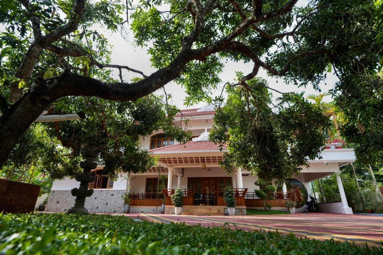 Parudeesa - Heavenly- Luxurious Palace Look-Near Cbd - Kerala - India With Breakfast Kāladi 外观 照片